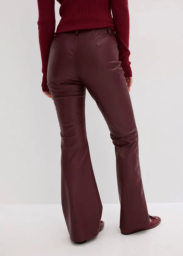 Lederimitat-Hose in rot von hinten - bonprix