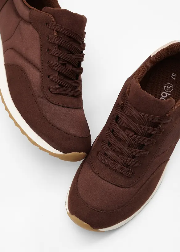 Sneaker mit Satin-Einsätzen in braun - bonprix