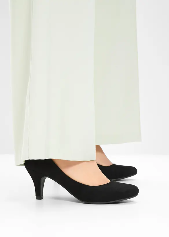 Pumps mit schmalem Absatz in schwarz - bonprix