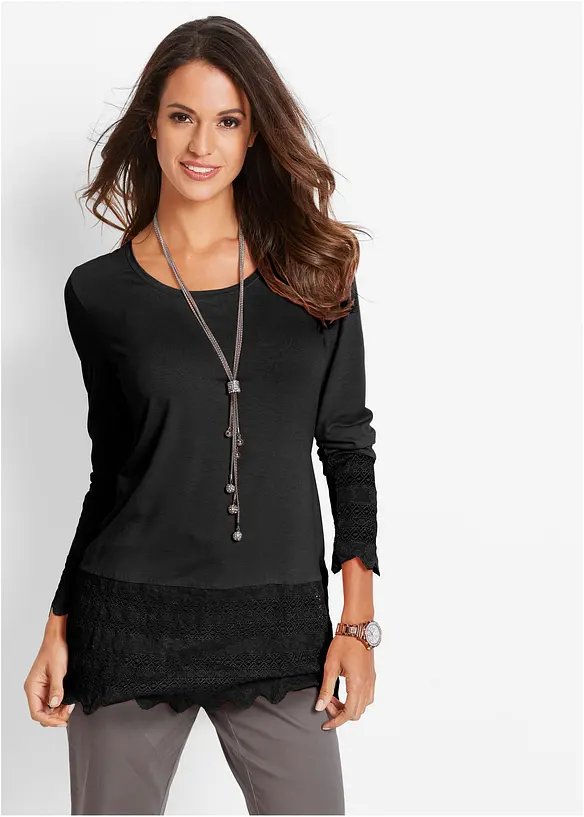 Longshirt mit Spitze in schwarz von vorne (im Anschnitt) - bonprix