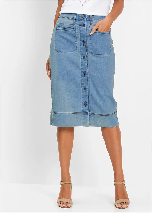 Jeansrock mit Knöpfen in blau von vorne - bonprix