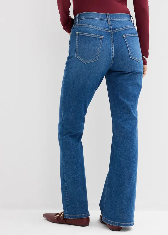 Flared-Jeans Mid Waist in blau von hinten - bonprix