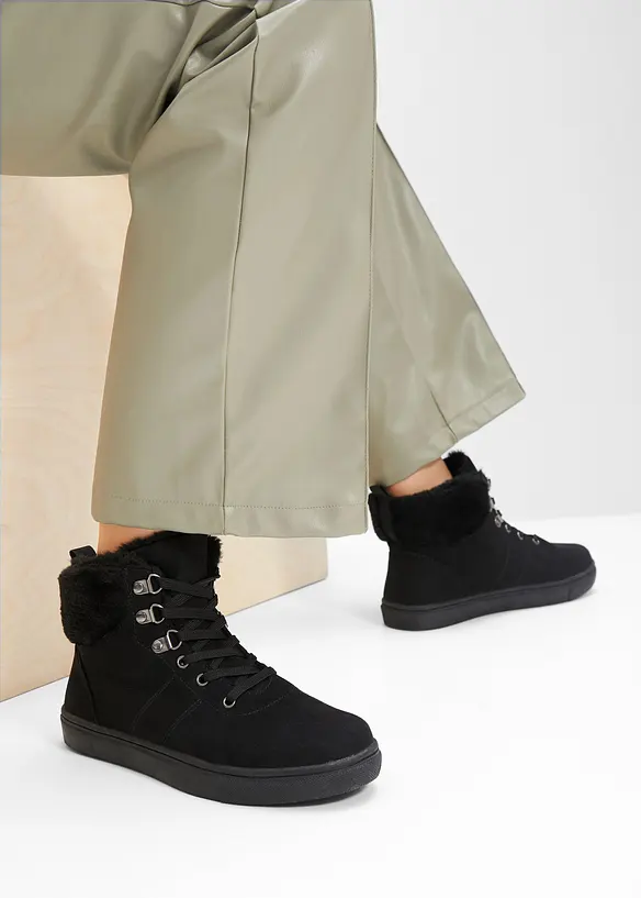 Gefütterte Schnürboots in schwarz - bonprix