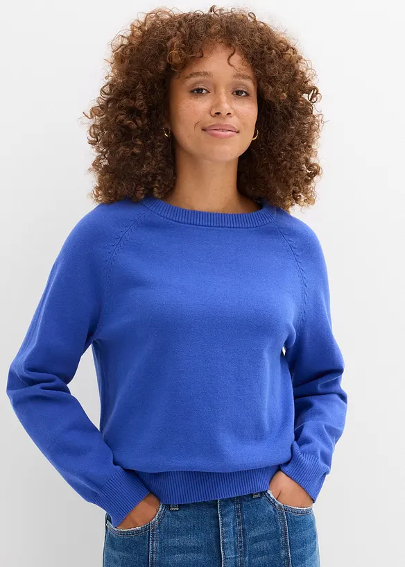 Feinstrickpullover in blau von vorne (im Anschnitt) - bonprix