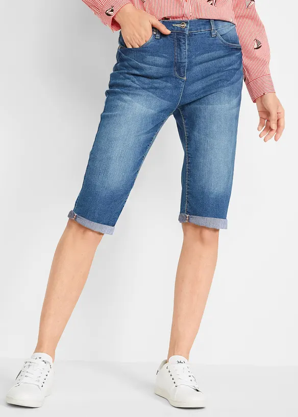 Jeans Bermuda Mid Waist mit gekrempeltem Saum in blau von vorne - bonprix