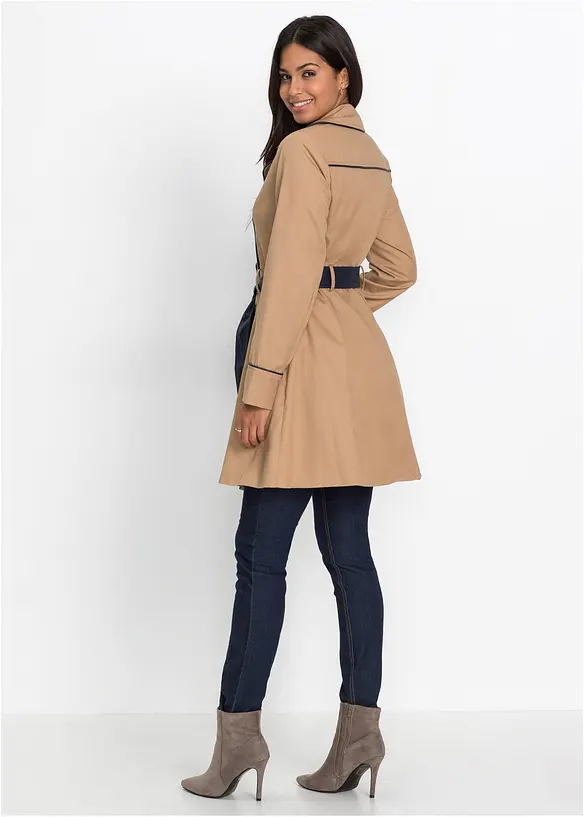 Trenchcoat in A-Linie in beige von hinten (Totalaufnahme) - bonprix
