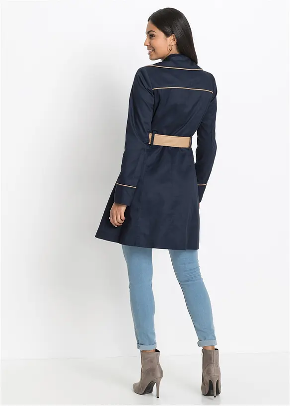 Trenchcoat in A-Linie in blau von hinten (Totalaufnahme) - bonprix