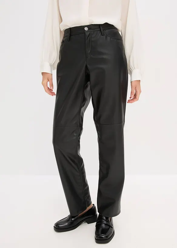 Lederimitat-Hose mit Bequembund in schwarz von vorne - bonprix