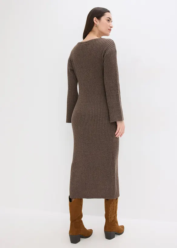 Strickkleid mit Schlitz in braun von hinten (Totalaufnahme) - bonprix