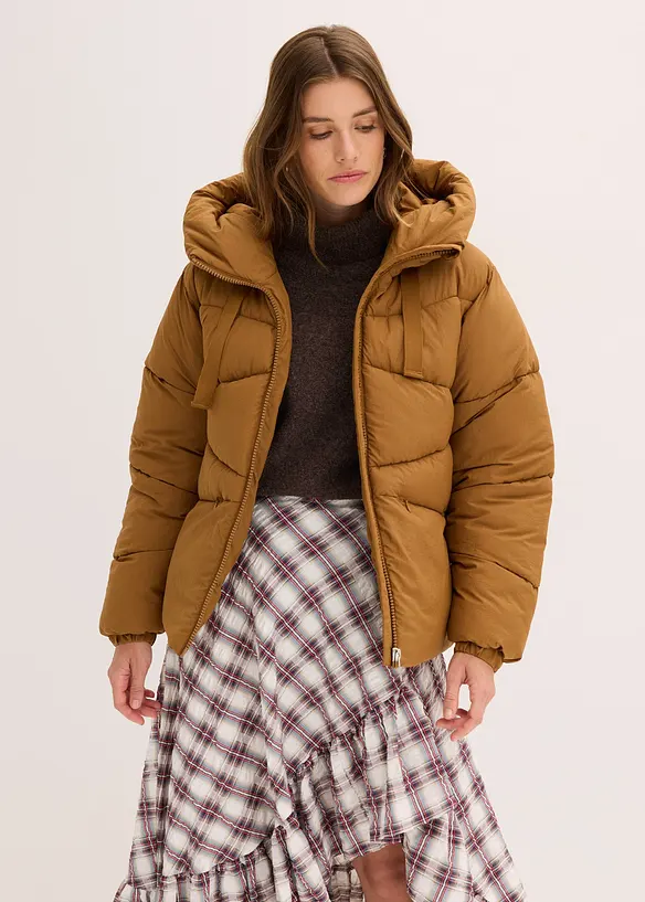 Wasserabweisende Steppjacke in braun von vorne (im Anschnitt) - bonprix