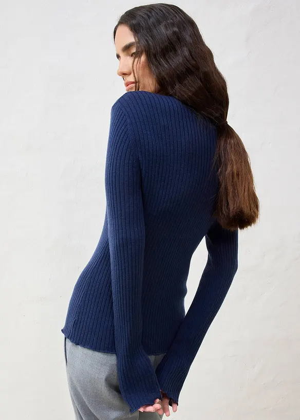 Pullover aus superfeiner Merinowolle in blau von hinten (im Anschnitt) - bonprix