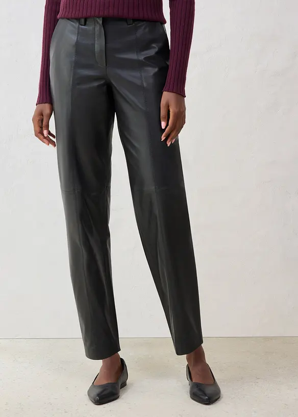 Lederhose aus Lammnappa in schwarz von vorne - bonprix