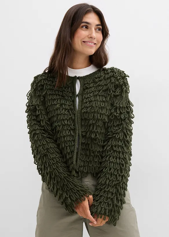Grobstrickjacke in grün von vorne (im Anschnitt) - bonprix
