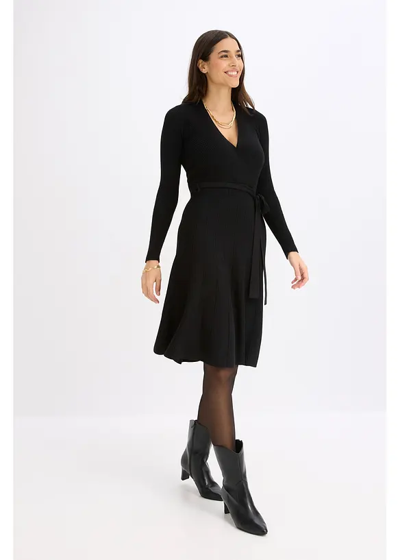 Strickkleid aus Viskose-Mix in schwarz von vorne (Totalaufnahme) - bonprix