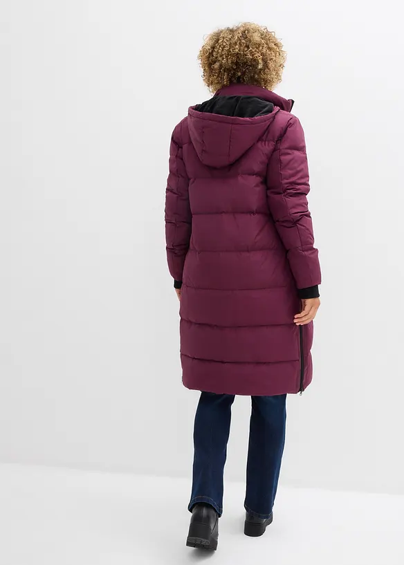 Daunenmantel mit recycelter Daune in lila von hinten (Totalaufnahme) - bonprix