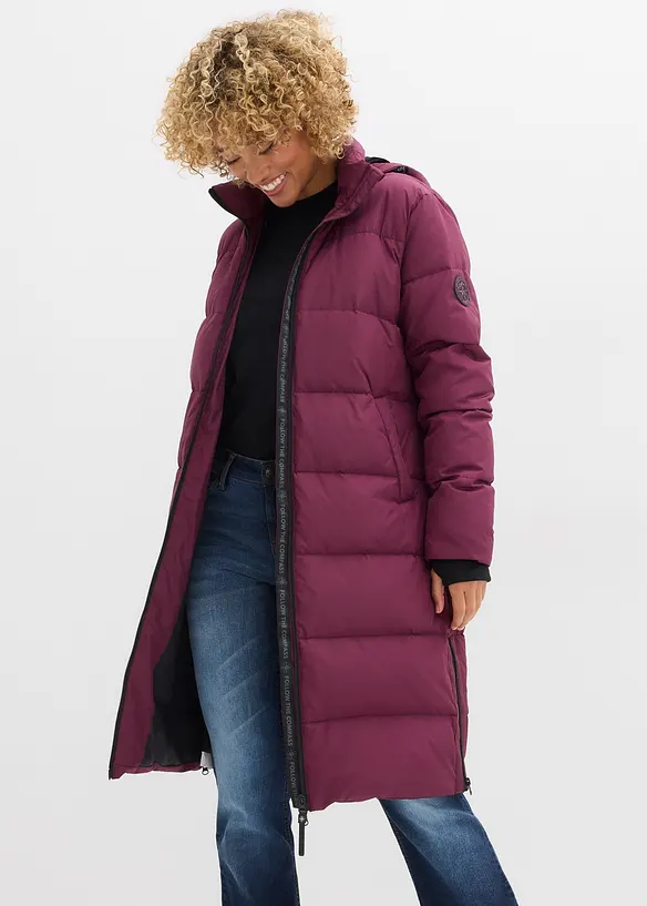 Daunenmantel mit recycelter Daune in lila von vorne (Totalaufnahme) - bonprix