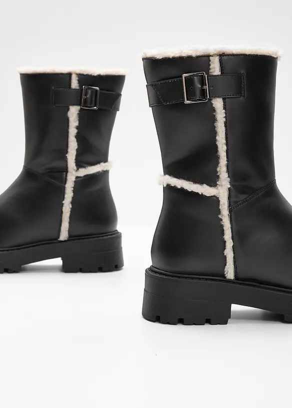 Stiefel in schwarz - bonprix