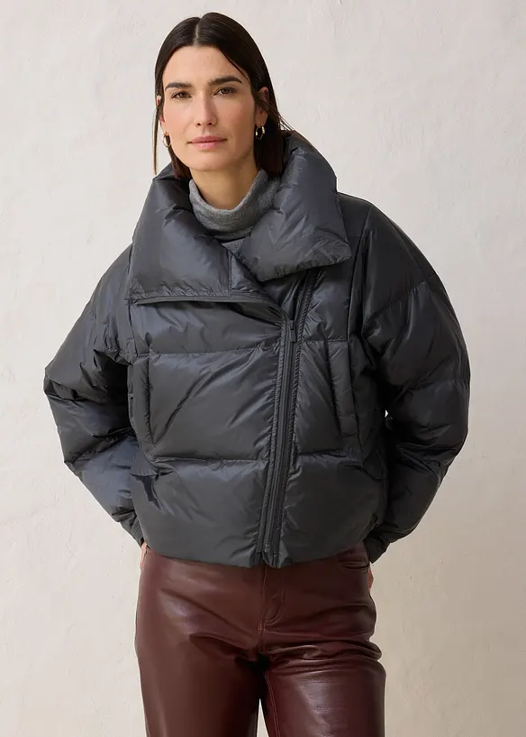 Daunenjacke mit recycelten Daunen wasserabweisend in grau von vorne (im Anschnitt) - bonprix