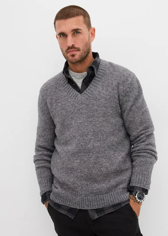 Grobstrick-Pullover in Regular Fit in grau von vorne (im Anschnitt) - bonprix