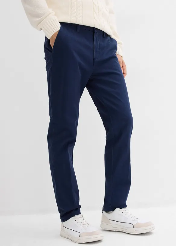 Regular Fit Chinohose mit Thermo-Flanellfutter, Tapered in blau von vorne - bonprix