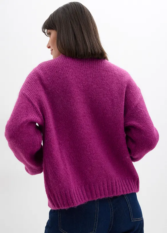 Verkürzte Oversize Grobstrickjacke in lila von hinten (im Anschnitt) - bonprix