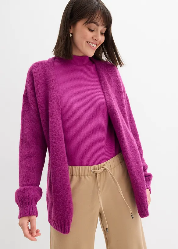 Oversize-Grobstrickjacke in lila von vorne (im Anschnitt) - bonprix