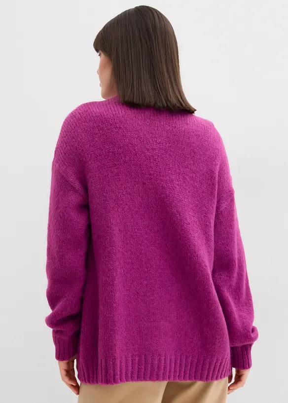 Oversize-Grobstrickjacke in lila von hinten (im Anschnitt) - bonprix