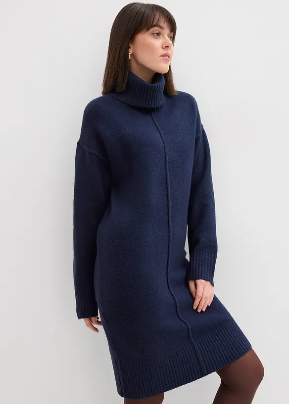 Strickkleid mit Ziernaht in blau von vorne (Totalaufnahme) - bonprix