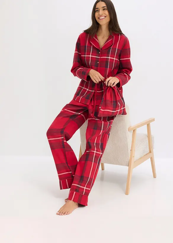 Damen Flanell Pyjama aus weicher Baumwolle mit Geschenktasche in rot im Look von vorne (Totalaufnahme) - bonprix