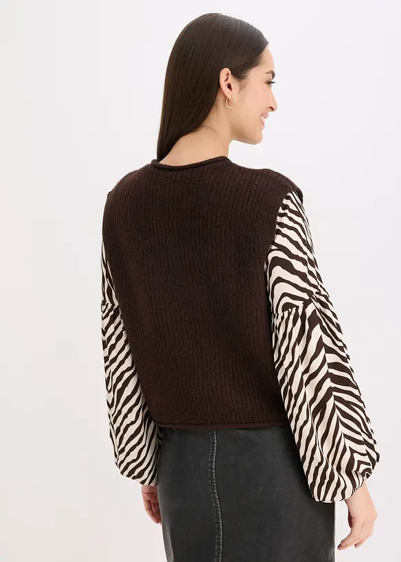 Strickweste mit dekorativen Knöpfen in braun von hinten (im Anschnitt) - bonprix