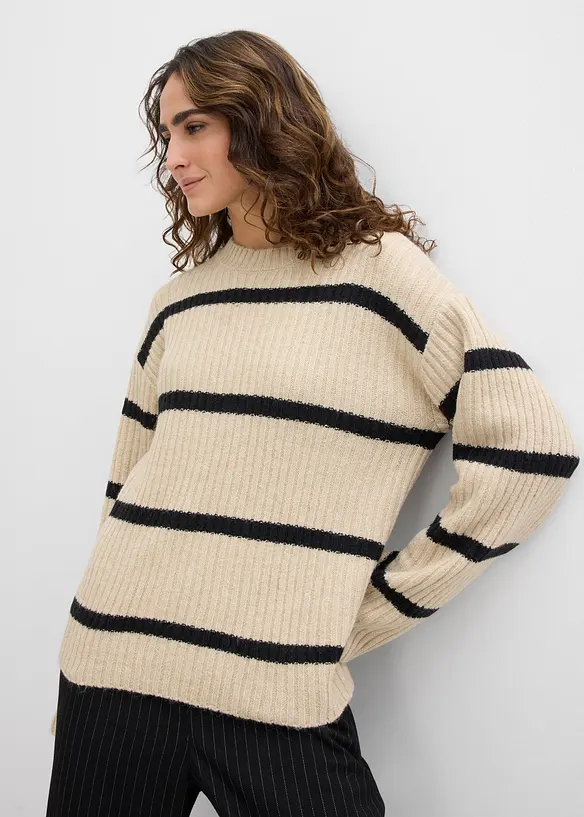 Oversize-Pullover mit Wollanteil in beige von vorne (im Anschnitt) - bonprix