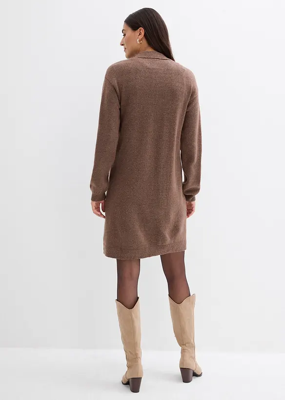 Kurzes Strickkleid mit Knopfleiste in braun von hinten (Totalaufnahme) - bonprix Kurzes Strickkleid mit Knopfleiste in braun von hinten (Totalaufnahme) - bonprix
