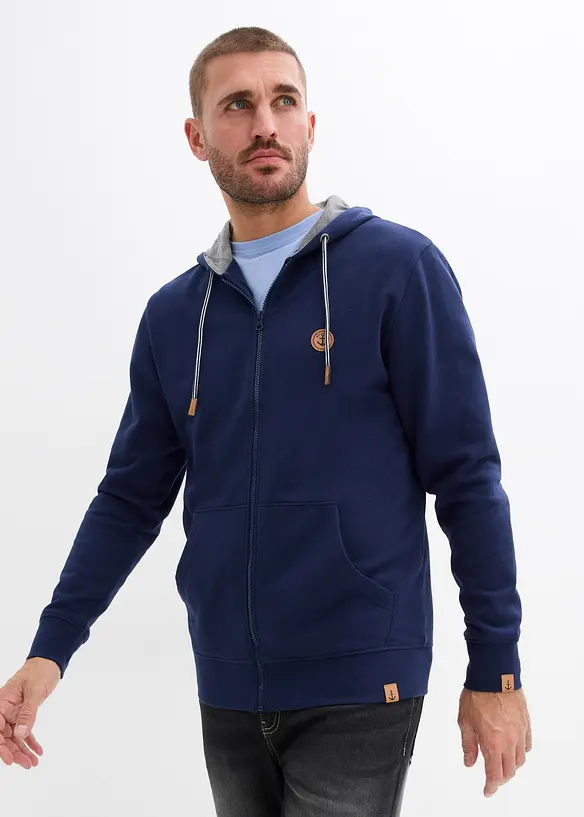 Kapuzen-Sweatjacke aus reiner Bio-Baumwolle in blau von vorne (im Anschnitt) - bonprix