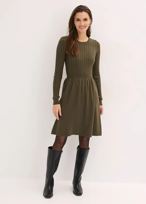 Strickkleid aus Viskose-Mix in braun von vorne (Totalaufnahme) - bonprix Strickkleid aus Viskose-Mix in braun von vorne (Totalaufnahme) - bonprix