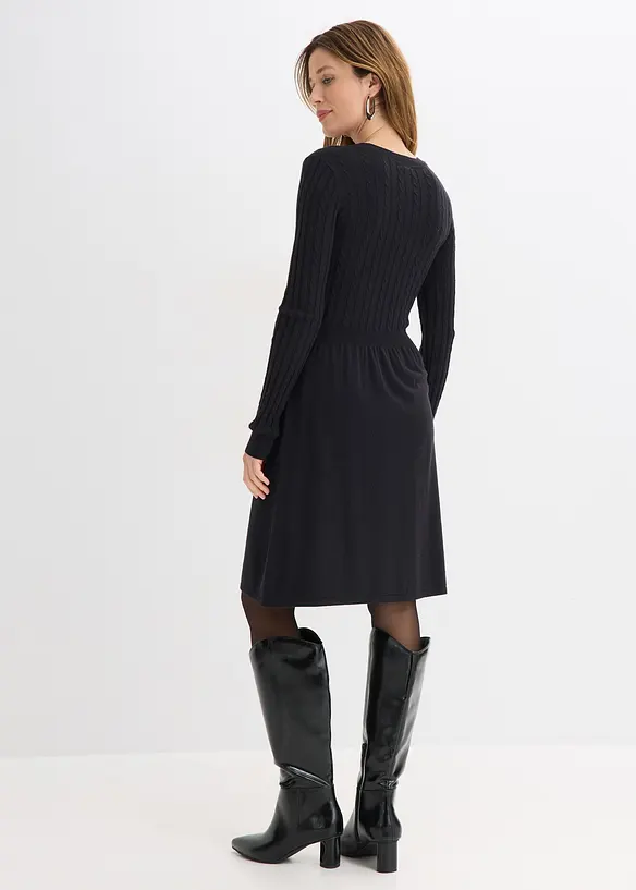 Strickkleid aus Viskose-Mix in schwarz von hinten (Totalaufnahme) - bonprix Strickkleid aus Viskose-Mix in schwarz von hinten (Totalaufnahme) - bonprix