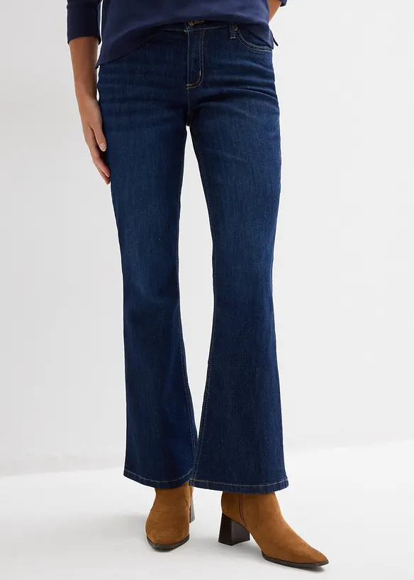 Flared-Jeans, Mid Waist in blau von vorne - bonprix