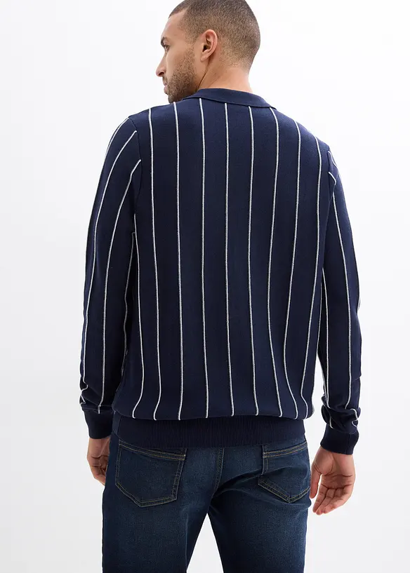 Feinstrickpullover in Regular Fit in blau von hinten (im Anschnitt) - bonprix