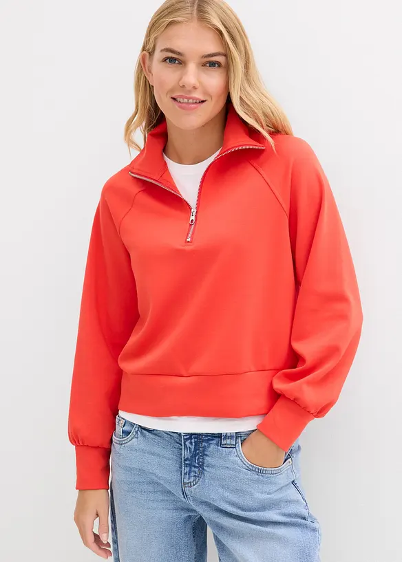 Sweatshirt aus weichem Scuba in rot von vorne (im Anschnitt) - bonprix