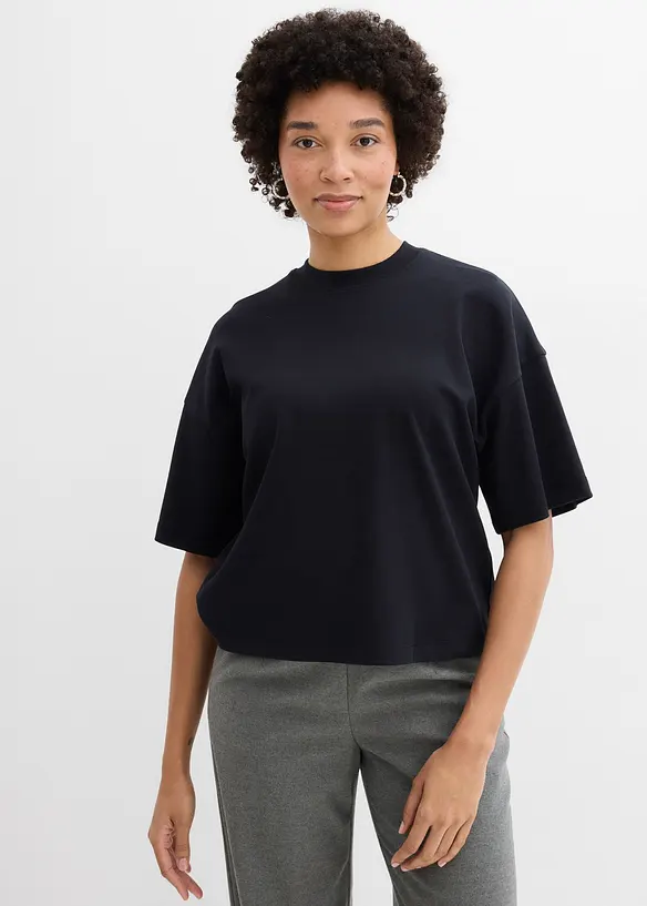 Kurzes Oversize-Shirt aus reiner schwerer Bio-Baumwolle in schwarz von vorne (im Anschnitt) - bonprix