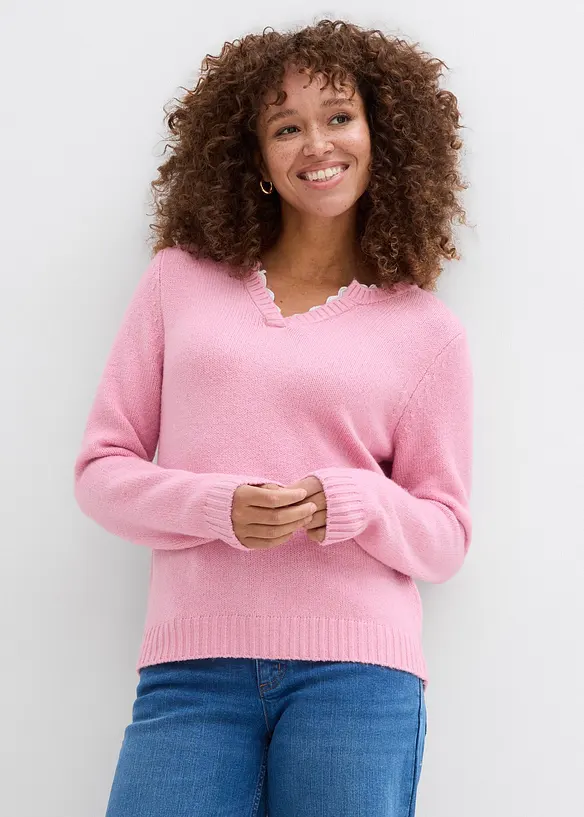 Pullover mit Spitzeneinsatz in rosa von vorne (im Anschnitt) - bonprix
