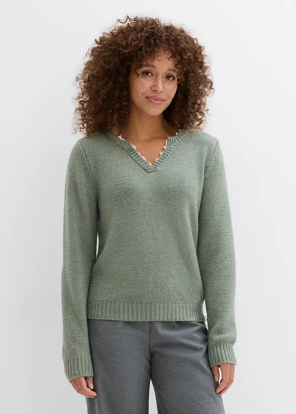 Pullover mit Spitzeneinsatz in grün von vorne (im Anschnitt) - bonprix