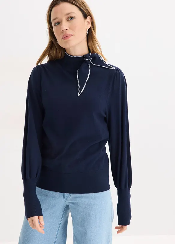 Pullover aus Viskose-Mix in blau von vorne (im Anschnitt) - bonprix