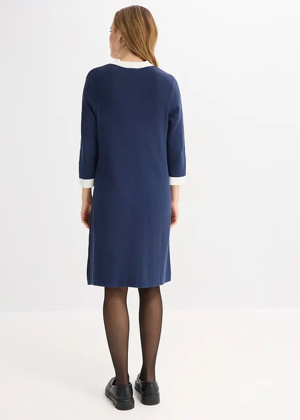 Strickkleid in blau von hinten (Totalaufnahme) - bonprix