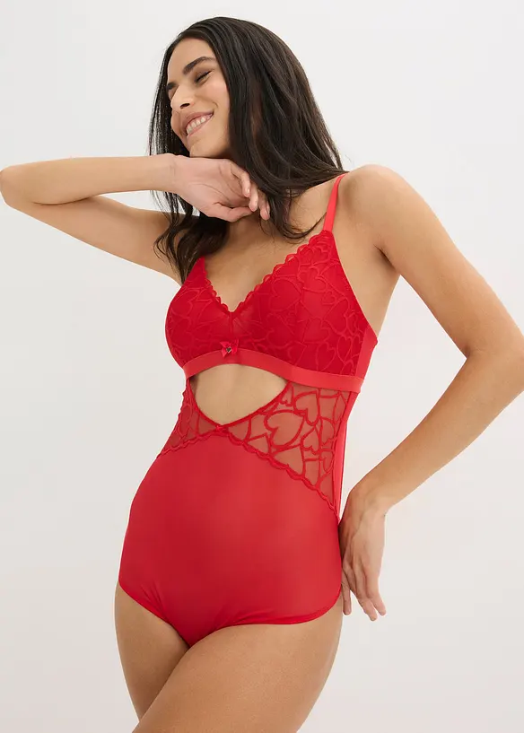 Stringbody mit Herzchenspitze in rot von vorne (Totalaufnahme) - bonprix