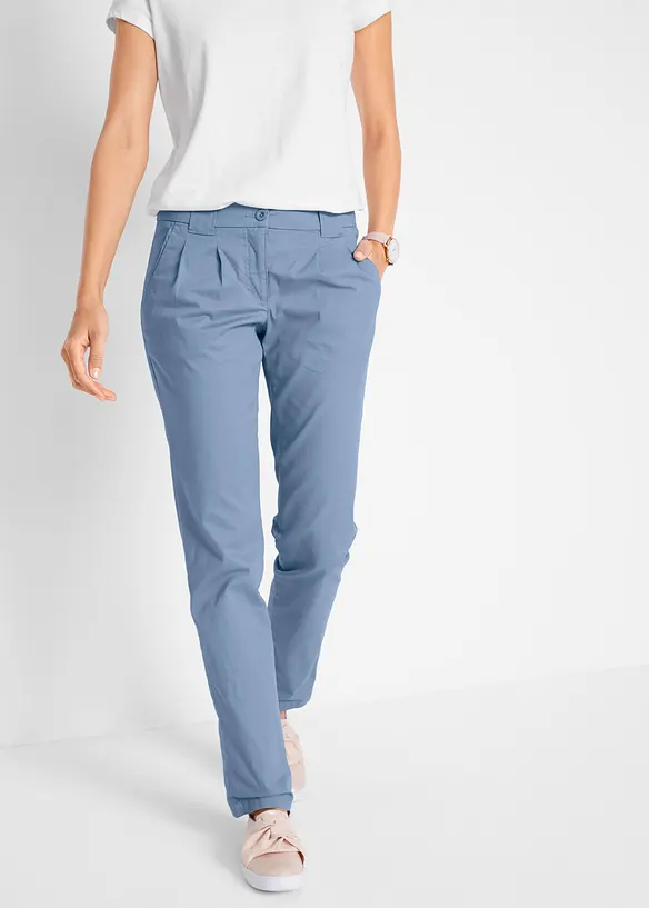 Chinohose aus elatischem Baumwoll-Mix in blau von vorne - bonprix