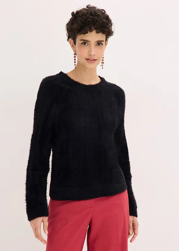 Ajour-Pullover mit Federgarn in schwarz von vorne (im Anschnitt) - bonprix