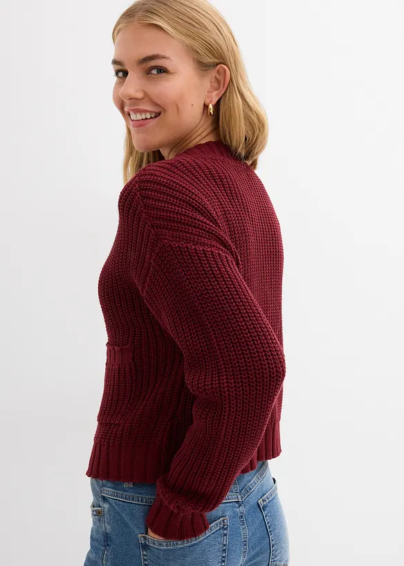 Grobstrickjacke mit gehämmerten Knöpfen in rot von hinten (im Anschnitt) - bonprix