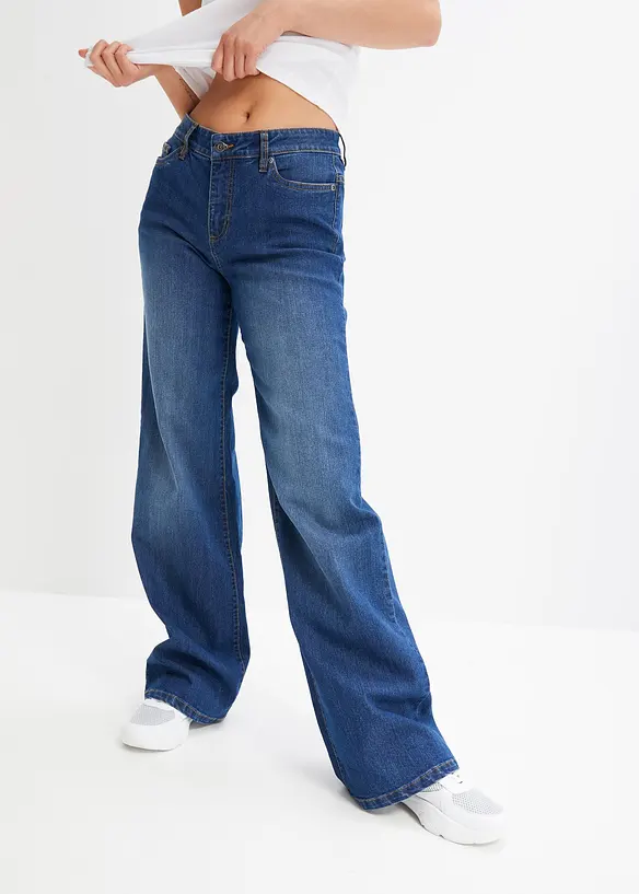 Wide-Leg-Jeans, Mid Waist, Stretch in blau von vorne - bonprix