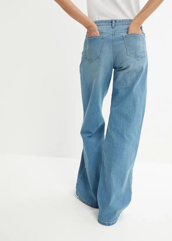 Wide-Leg-Jeans, Mid Waist, Stretch in blau von hinten - bonprix