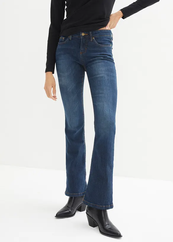 Bootcut-Jeans Mid Waist, Stretch in blau von vorne - bonprix